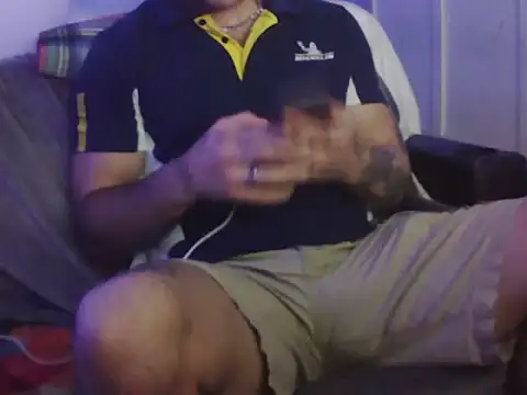 Luv2SuckBWC92 online show from 09-10-25, 06:12