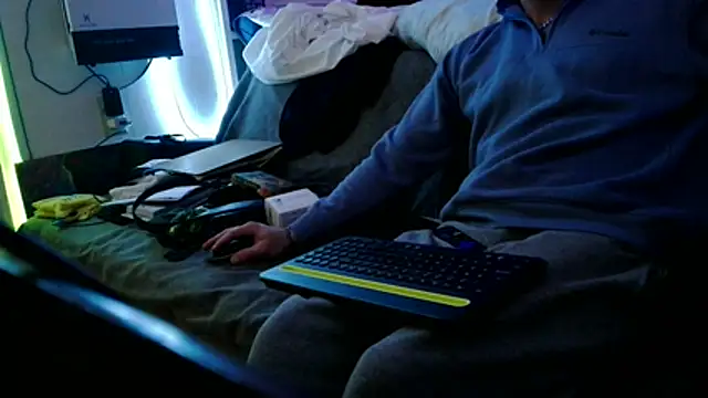 Luv2SuckBWC92 online show from 12-02-25, 12:18