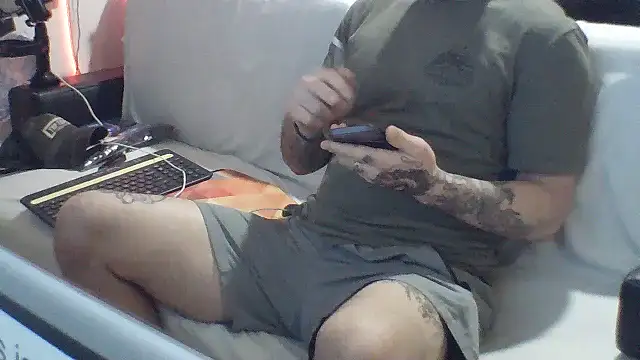 Luv2SuckBWC92 online show from 09-15-25, 01:50