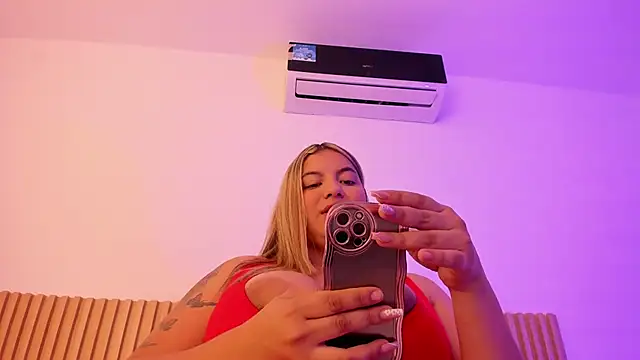 OliviaSweett online show from 01-06-26, 07:07