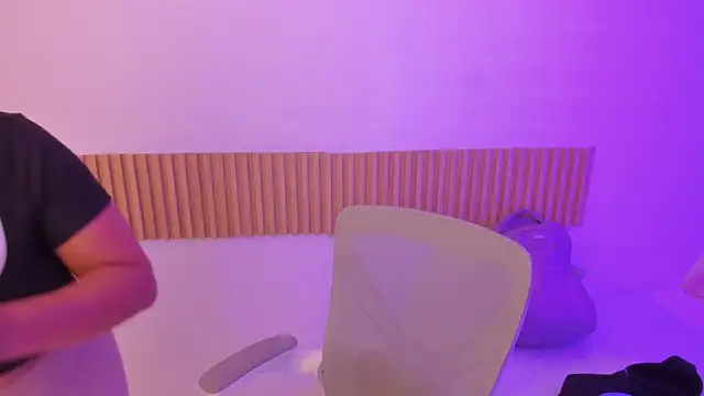 OliviaSweett online show from 04-06-26, 07:04