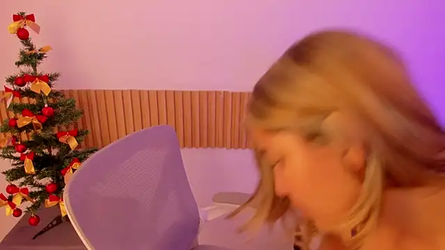 OliviaSweett online show from 12-18-25, 08:01