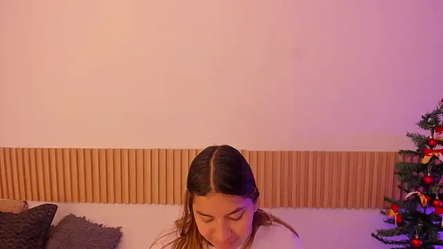 OliviaSweett online show from 11-30-25, 06:52