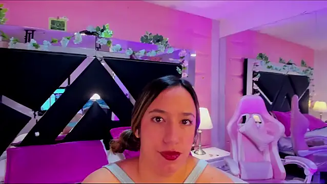 LilaRoussexx online show from 11-17-25, 04:22