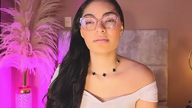 LunaAspen  online show from 04-03-26, 05:52