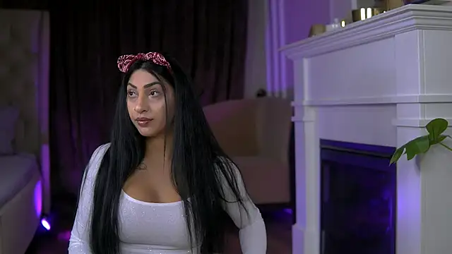 EmaHallee online show from 03-09-26, 02:59