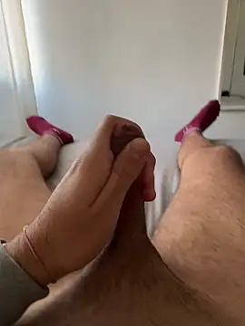 Snapshot of Toto_t chatting on 10-19-25, 02:09 Toto t online show from 10-19-25, 02:09