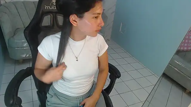 victoria hernandez t  online show from 07-17-26, 01:19