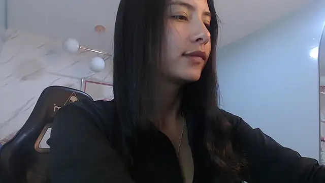 victoria hernandez t  online show from 04-15-26, 01:48