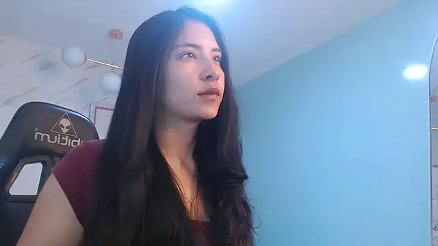 victoria hernandez t  online show from 04-06-26, 01:12