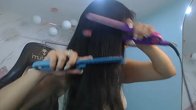 victoria hernandez t  online show from 04-21-26, 12:56
