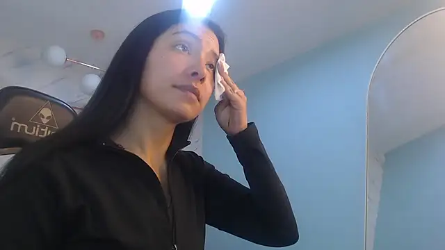 victoria hernandez t  online show from 04-28-26, 01:04