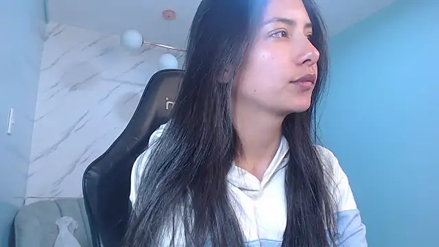 victoria hernandez t  online show from 05-11-26, 01:12