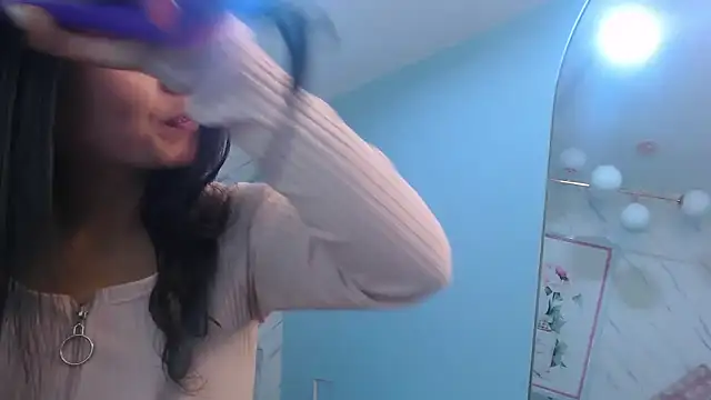 victoria hernandez t  online show from 04-23-26, 01:02