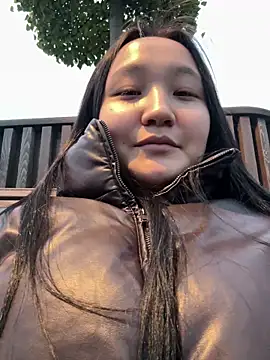 KissMeEva online show from 10-18-25, 02:19