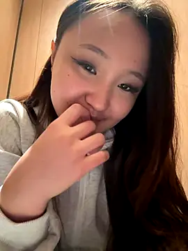 KissMeEva online show from 10-08-25, 02:40