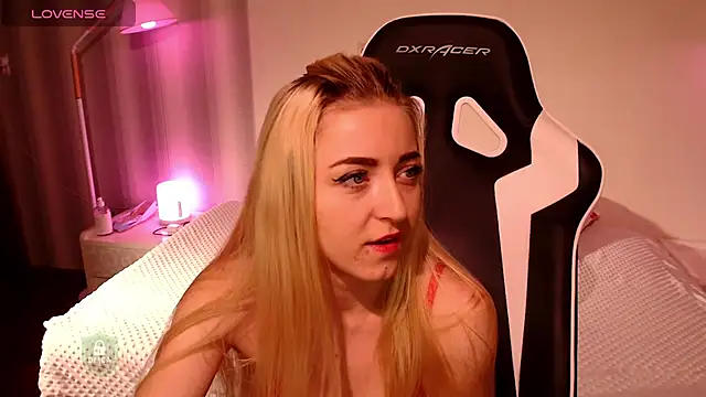 space danger online show from 12-22-25, 04:34