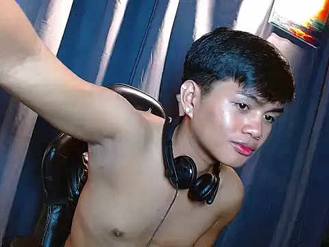 Alexx 143 online show from 12-14-25, 09:04