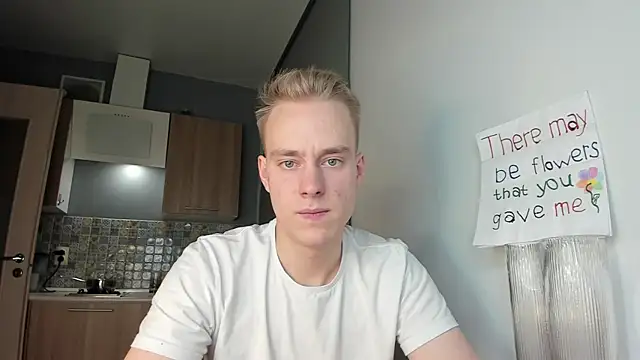 Snapshot of Kevin_Young_Cat chatting on 10-08-25, 04:51 Kevin Young Cat online show from 10-08-25, 04:51