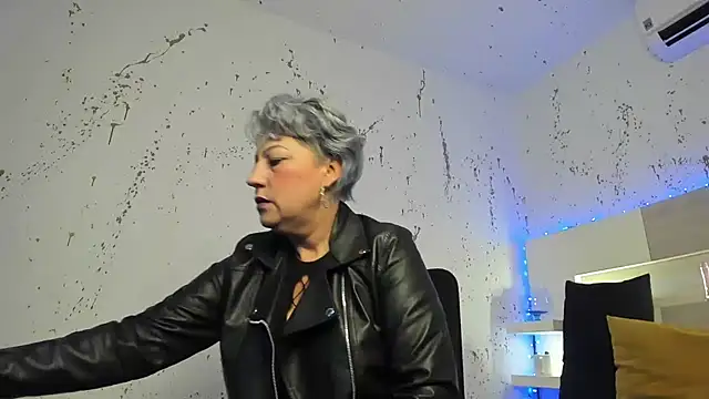 Snapshot of JaddeWalker chatting on 10-16-25, 11:29 JaddeWalker online show from 10-16-25, 11:29