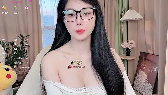 Xiatian520  online show from 11-20-25, 09:21