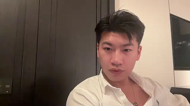 Snapshot of heywilliam chatting on 11-05-25, 02:20 heywilliam online show from 11-05-25, 02:20