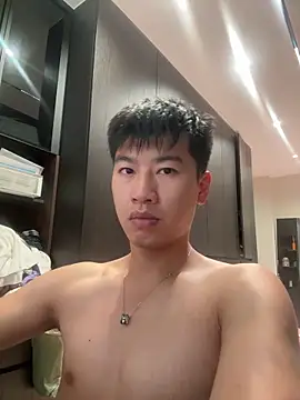 Snapshot of heywilliam chatting on 05-18-26, 04:01 heywilliam online show from 05-18-26, 04:01