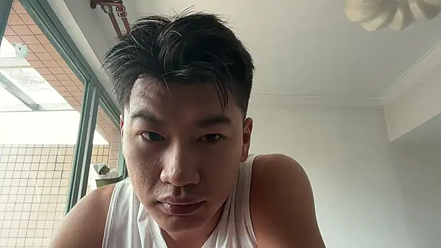 Snapshot of heywilliam chatting on 10-26-25, 02:23 heywilliam online show from 10-26-25, 02:23