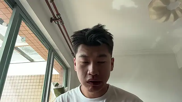 Snapshot of heywilliam chatting on 10-25-25, 02:33 heywilliam online show from 10-25-25, 02:33