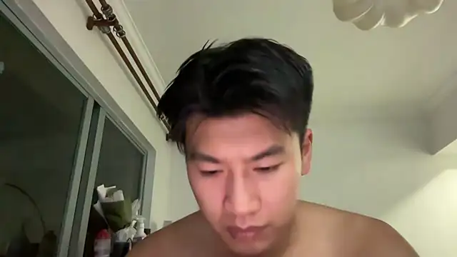 Snapshot of heywilliam chatting on 11-08-25, 03:59 heywilliam online show from 11-08-25, 03:59