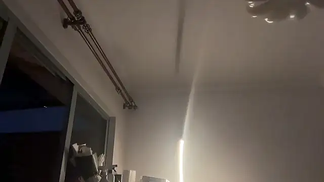 Snapshot of heywilliam chatting on 11-02-25, 02:22 heywilliam online show from 11-02-25, 02:22