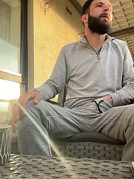 Michel huge online show from 04-08-26, 06:09