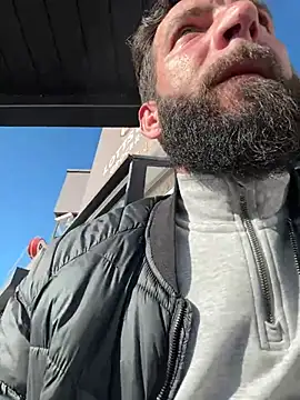 Snapshot of Michel_huge chatting on 04-19-26, 05:47 Michel huge online show from 04-19-26, 05:47