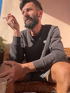 Snapshot of Michel_huge chatting on 09-18-25, 06:49 Michel huge online show from 09-18-25, 06:49
