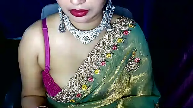 Snapshot of QUEEN_SAKHI- chatting on 06-21-26, 10:43 QUEEN SAKHI- online show from 06-21-26, 10:43
