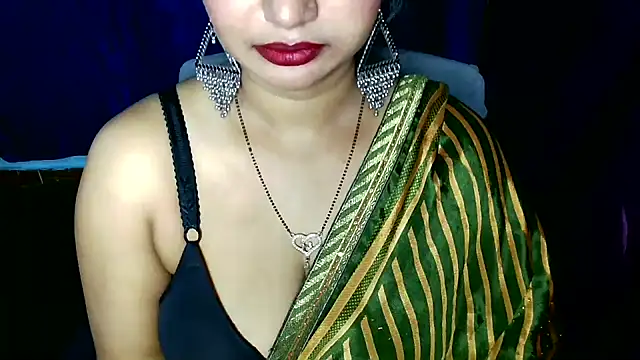 Snapshot of QUEEN_SAKHI- chatting on 06-17-26, 06:02 QUEEN SAKHI- online show from 06-17-26, 06:02