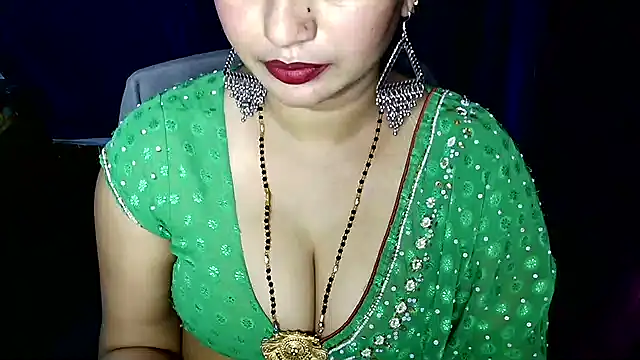 Snapshot of QUEEN_SAKHI- chatting on 06-20-26, 12:21 QUEEN SAKHI- online show from 06-20-26, 12:21