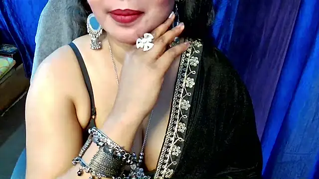 QUEEN SAKHI- online show from 04-08-26, 09:33