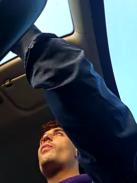 Thelouniost334    online show from 10-22-25, 03:55