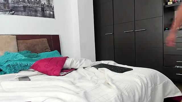 Snapshot of AntonyDAngelo25 chatting on 02-20-26, 07:27 AntonyDAngelo25 online show from 02-20-26, 07:27