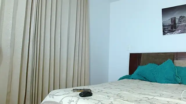 Snapshot of AntonyDAngelo25 chatting on 12-19-25, 02:04 AntonyDAngelo25 online show from 12-19-25, 02:04