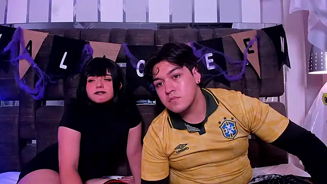 EmilyANDrew  online show from 10-31-25, 05:26