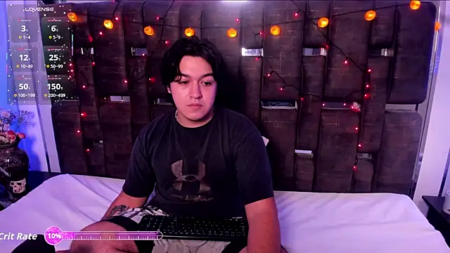 EmilyANDrew  online show from 10-16-25, 04:43