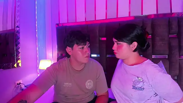 EmilyANDrew  online show from 01-08-26, 04:40