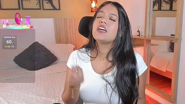 Camila Bustamante online show from 09-24-25, 03:29