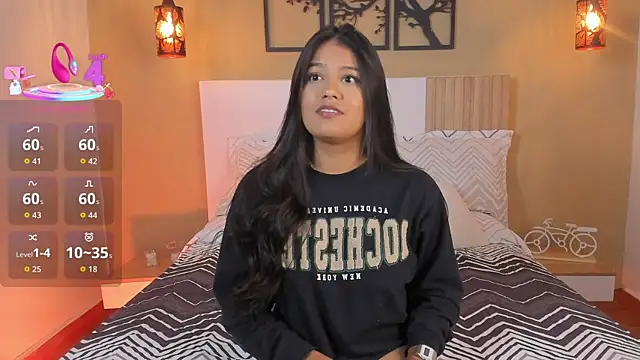 Camila Bustamante online show from 09-08-25, 03:11