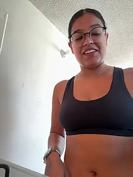 Camila Bustamante online show from 07-16-26, 01:30