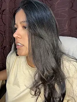 Camila Bustamante online show from 10-13-25, 11:38