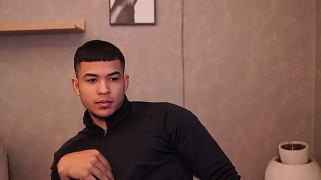 Thiago Valente online show from 04-14-26, 01:38