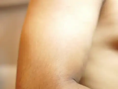 Thiago Valente online show from 11-04-25, 01:04